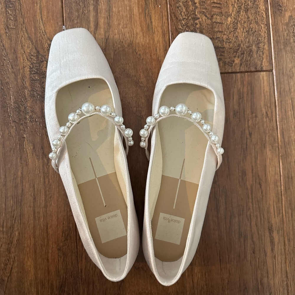 Dolce Vita Roxana Pearl Flats Size 9